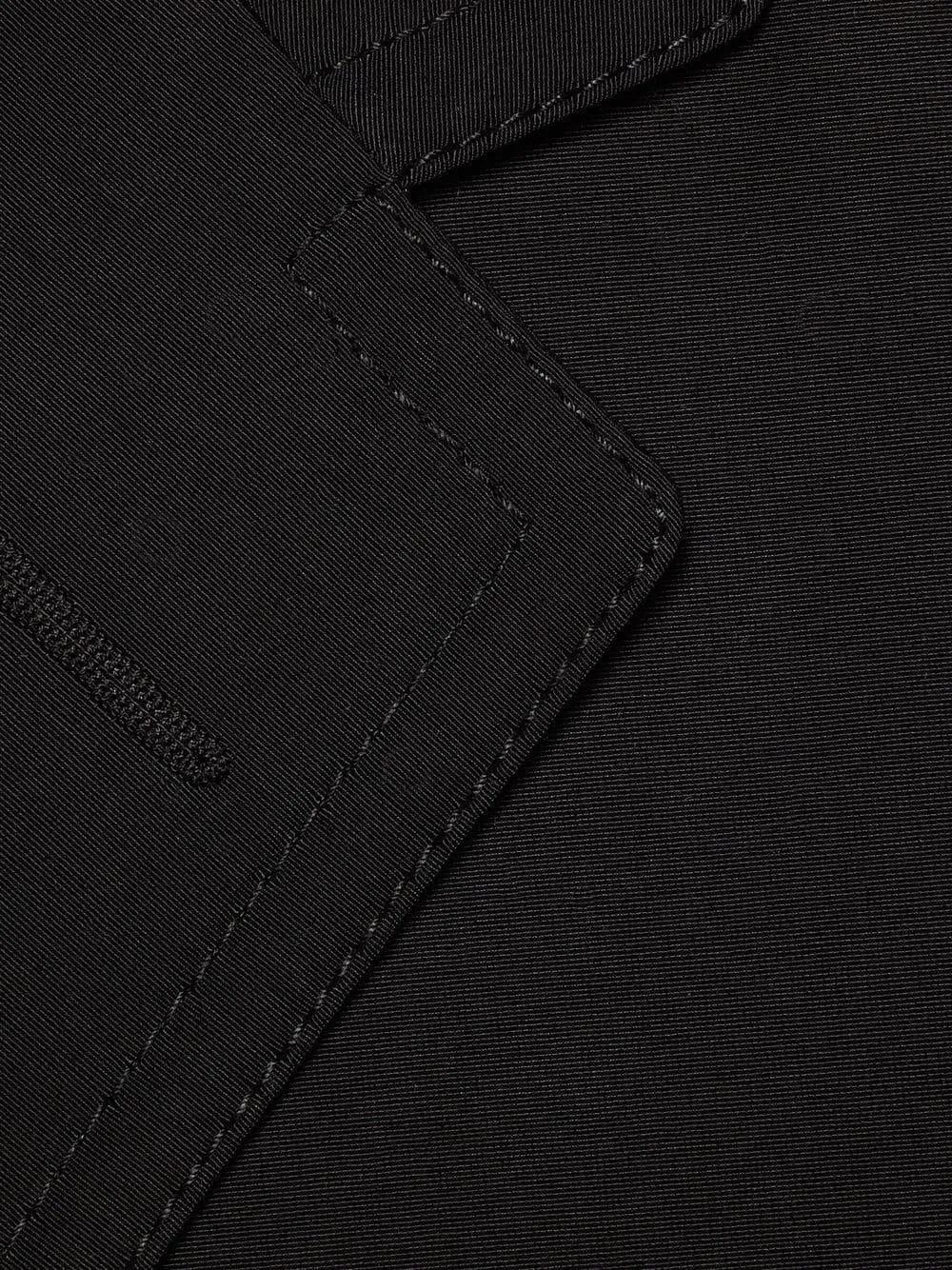 ELEVATE YOUR LOOK WITH THIS TIMELESS COTTON BLEND COAT.