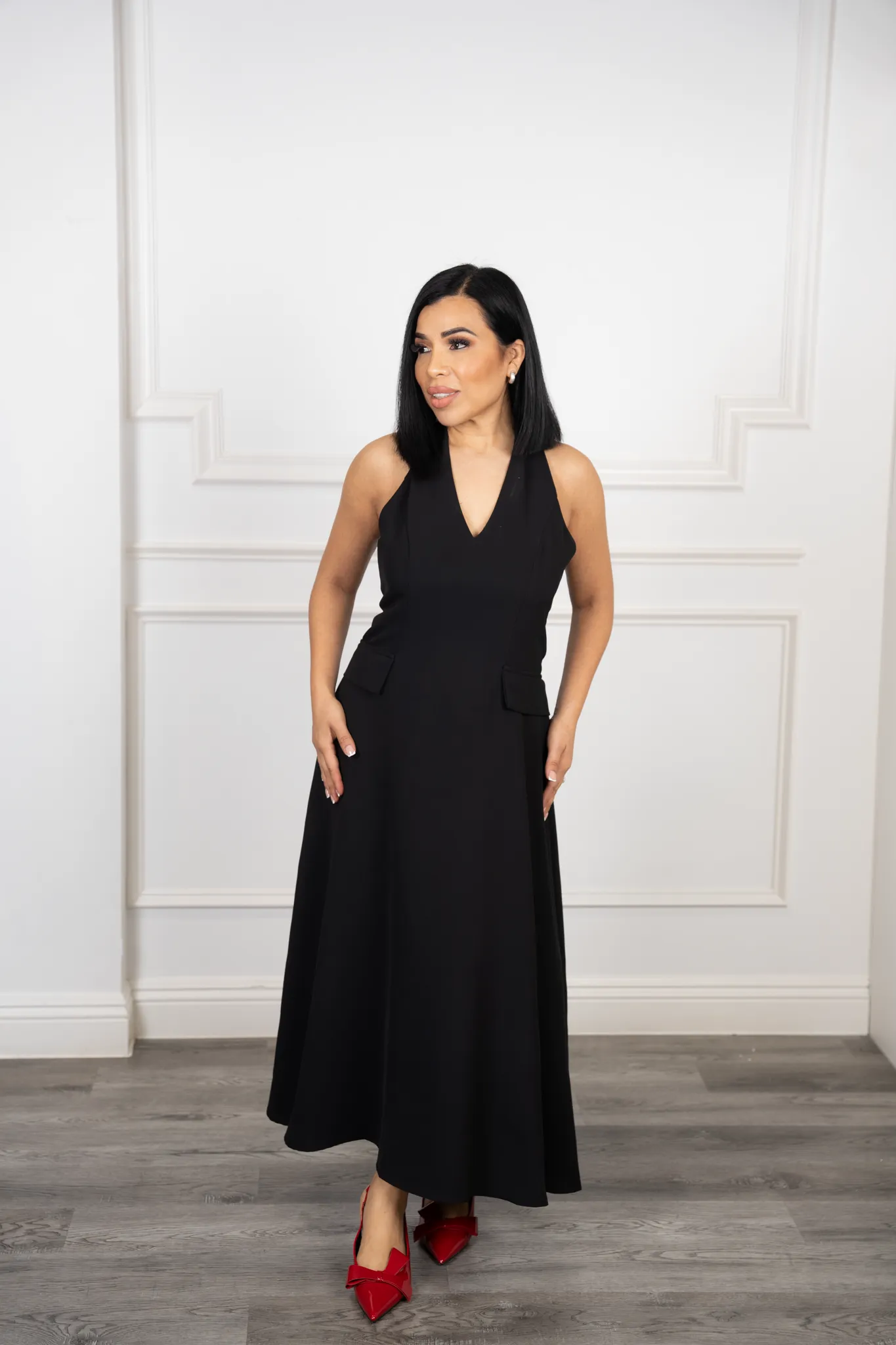 Fiona - Black Solid Classic Dress